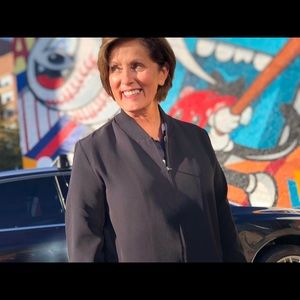 Meet your Posher, Toni